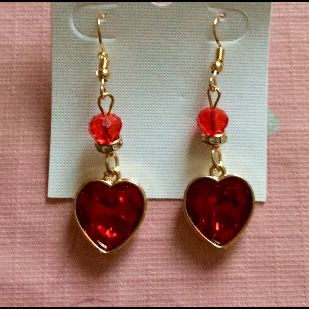 New Valentine gift gorgeous Heart Earrings ♥️ NWT - Picture 2 of 8